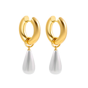 Teardrops Pearl Earring