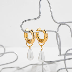 Teardrops Pearl Earring