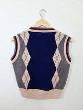 Load image into Gallery viewer, Sleeveless Knit Button Front Vest Top Argyle Print Navy