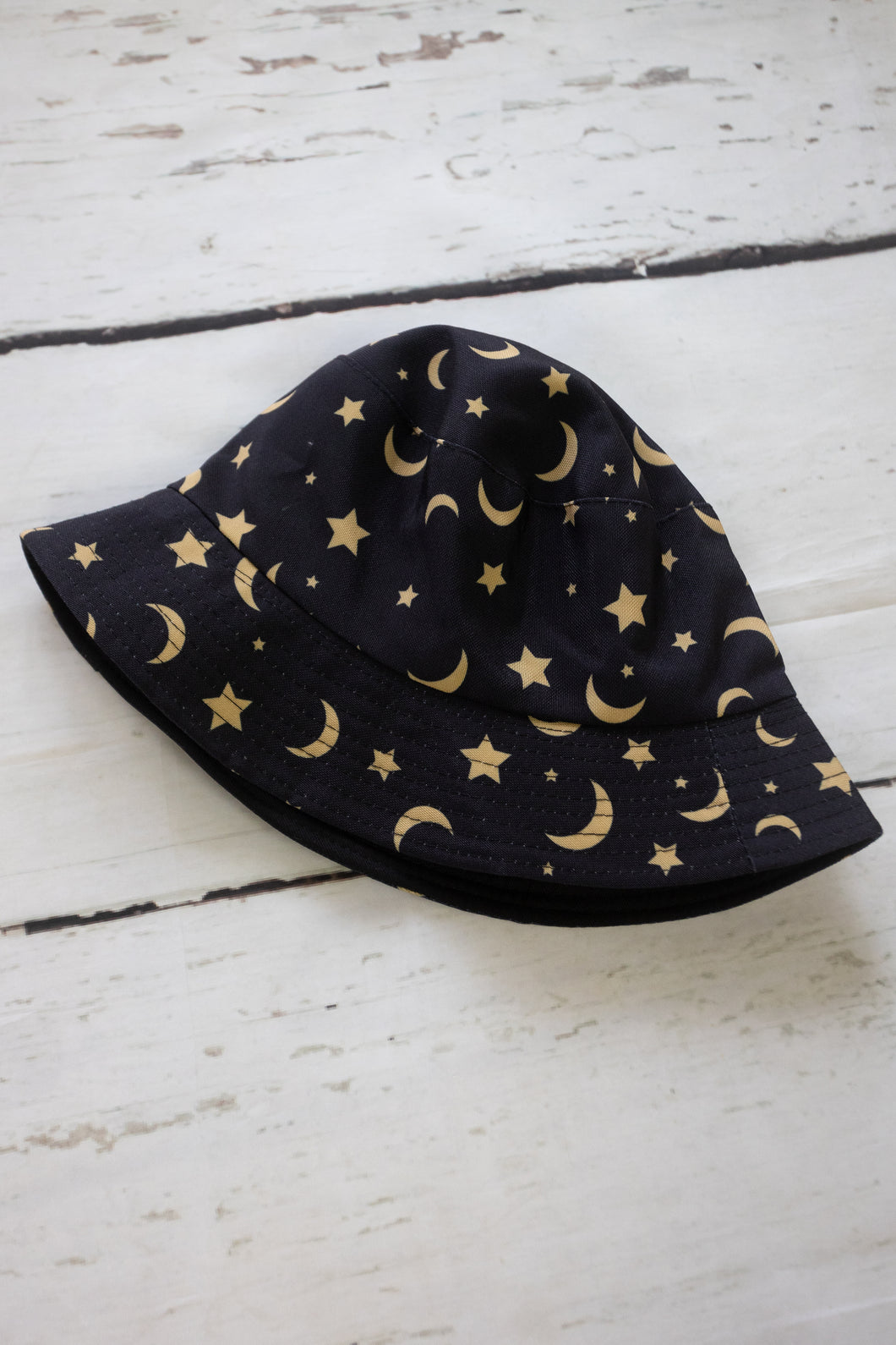 Moon & Star Print Bucket Hat Black